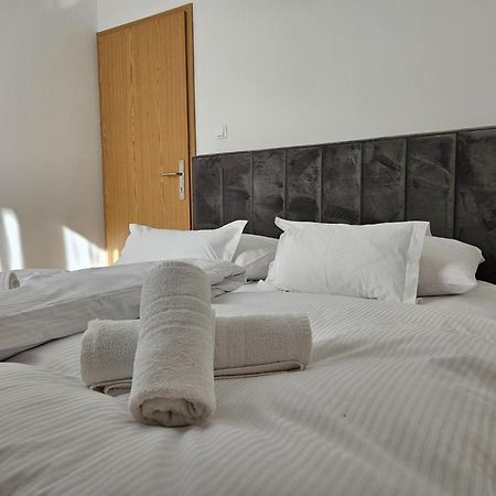 Heritage Stone Wall Split Kamer foto