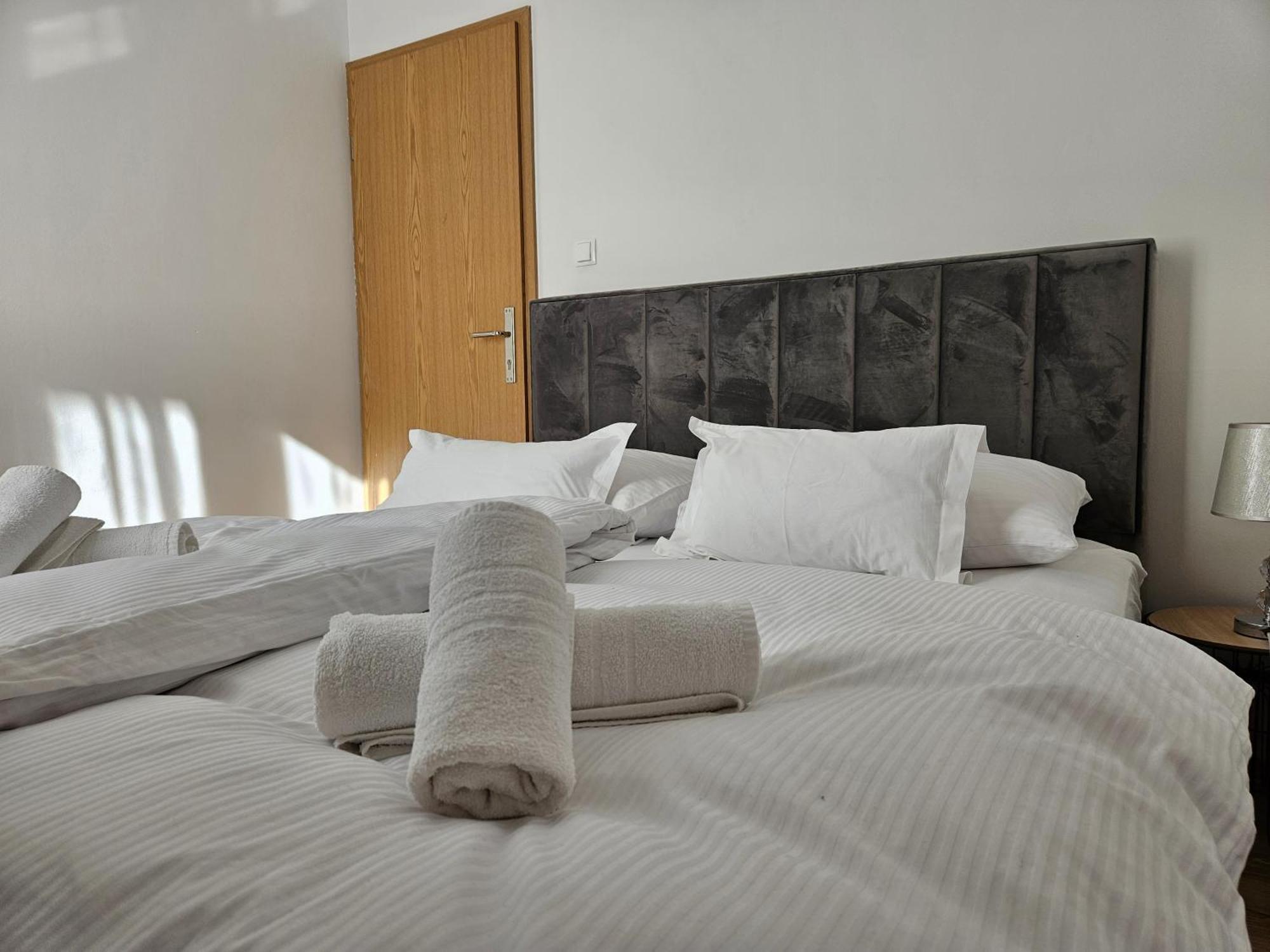 Heritage Stone Wall Split Kamer foto